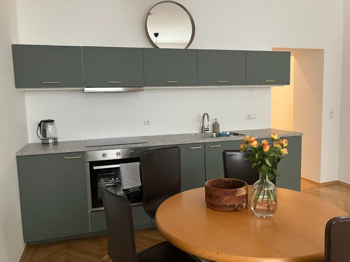 Ludwig's Nest Apartment *